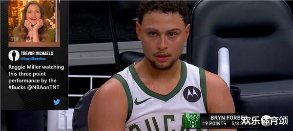 湖人队|两战太阳！湖人一共12人出场，只有他枯坐冷板凳，沃格尔彻底放弃他了吗