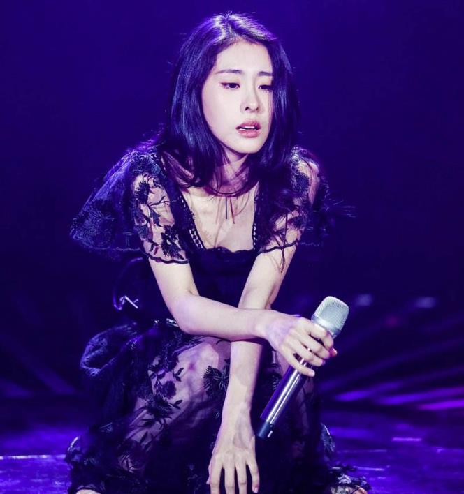 萧敬腾|《闪光的乐队》萧敬腾抓马不断，张碧晨高情商，让网友纷纷称赞！