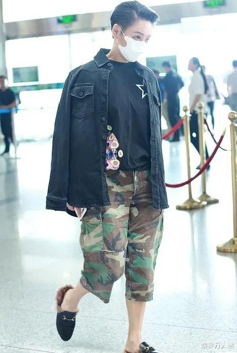 袁立|女星越老红毯越爱露？袁立穿透视衣真空上，宁静现场脱外套很经典