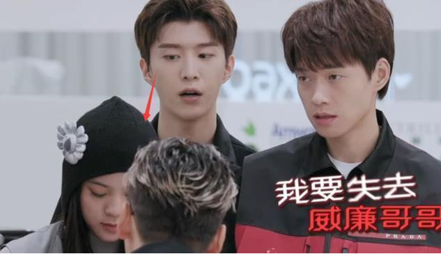 欧阳娜娜|当红出国留学，靠“惊雷”爆火却很快凉透，欧阳娜娜开始卖“肉”了？