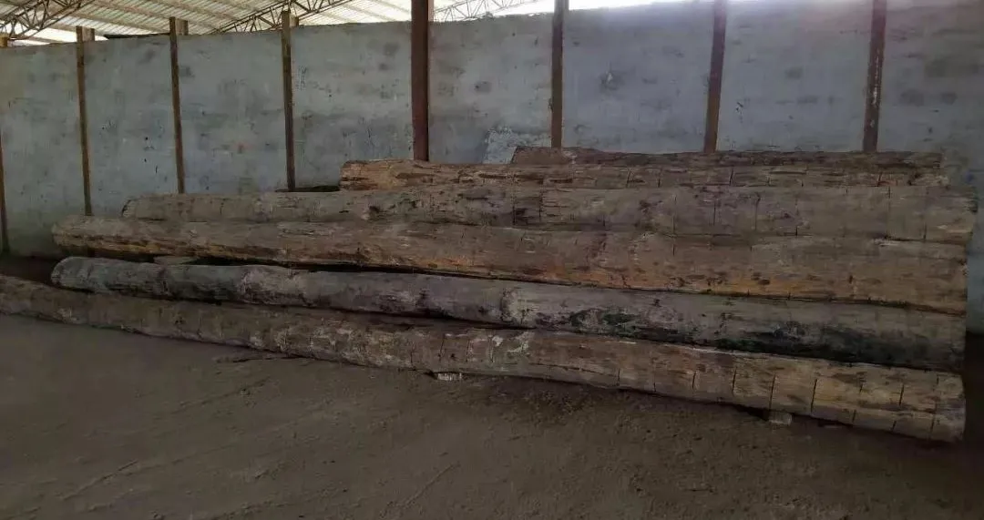 邮票年册|从论吨，到论斤、块、根，一去不返的“老红木”