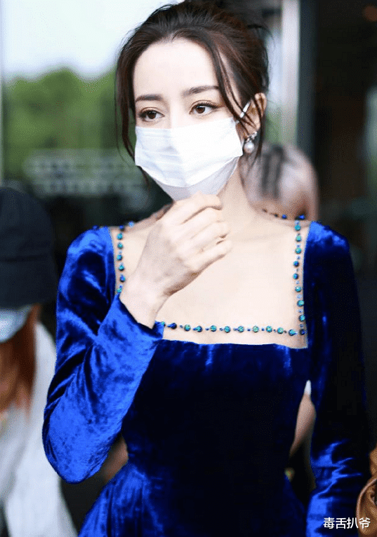 肖战|拾光盛典众星齐聚：杨幂造型加分，热巴美貌封神，肖战压轴出场！