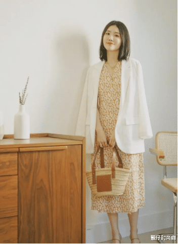 靓仔时尚咖|30岁女人穿衣别“偷懒”！试试这几套穿搭，打造出成熟优雅感！