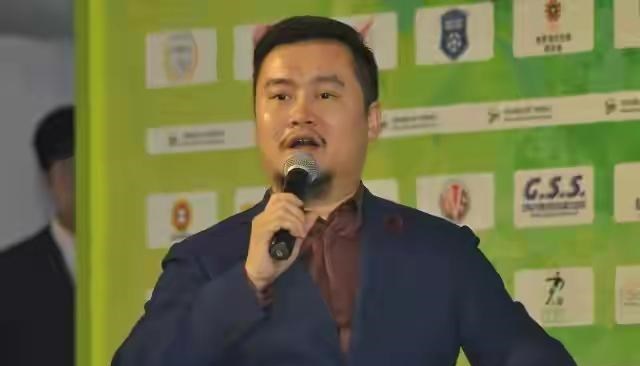 小喵姐|当年临阵换帅——用卡马乔换下高洪波，中国足球各界是怎样的反应