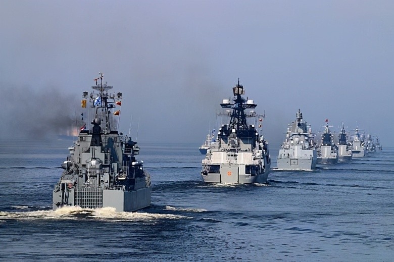 局勢升級！普京左右開弓叫板美歐，15艘軍艦進駐黑海，痛擊美元霸權-圖3