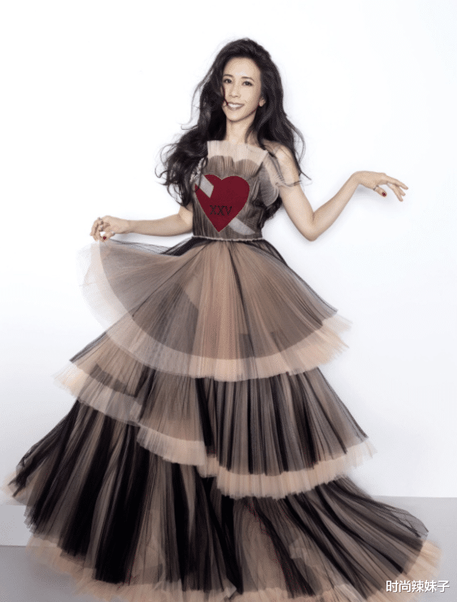 莫文蔚|3000万的腿长什么样？看莫文蔚穿上“光腿神器”后，终于明白了