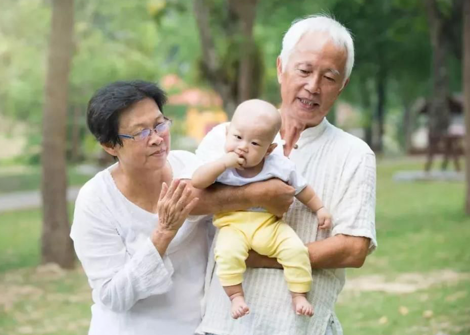 Ainee妈咪|“接力带娃”受追捧,孩子有人照顾,但真的是你好我好大家好吗?