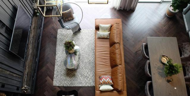 |一梯一户复式楼免打扰，上下两层180㎡，楼层高视野好比独栋住着爽