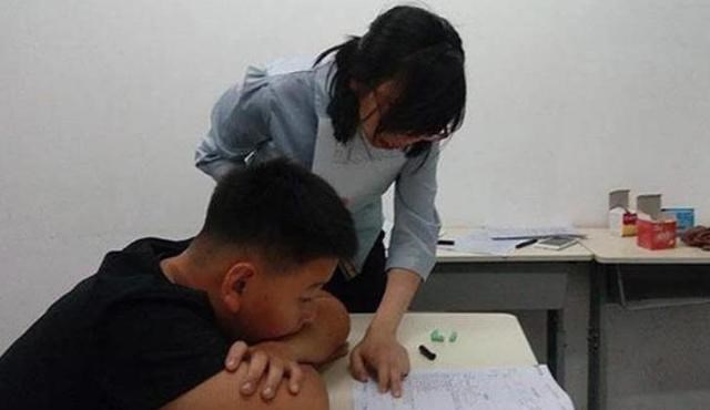 雪落无尘谈|大学教授辅导女儿作业碰壁，想生三胎缓解教育焦虑，网友评论亮了