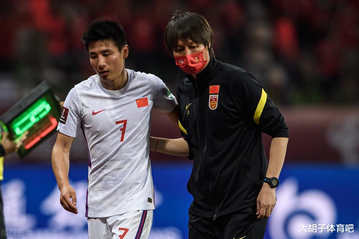 男足|沙特男足官宣重大決定！曝李鐵深夜突收壞消息，12強(qiáng)賽或提前出局