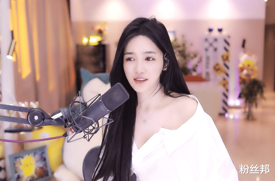 虎牙|你在虎牙算“豪车”，莎啦啦签约华星9个月，被梦哥比喻成风之子