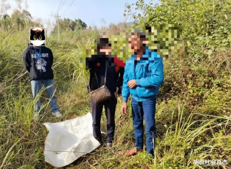 一对男女以30元的价格在草丛中卖淫嫖娼被举报,网友:丢人现眼!