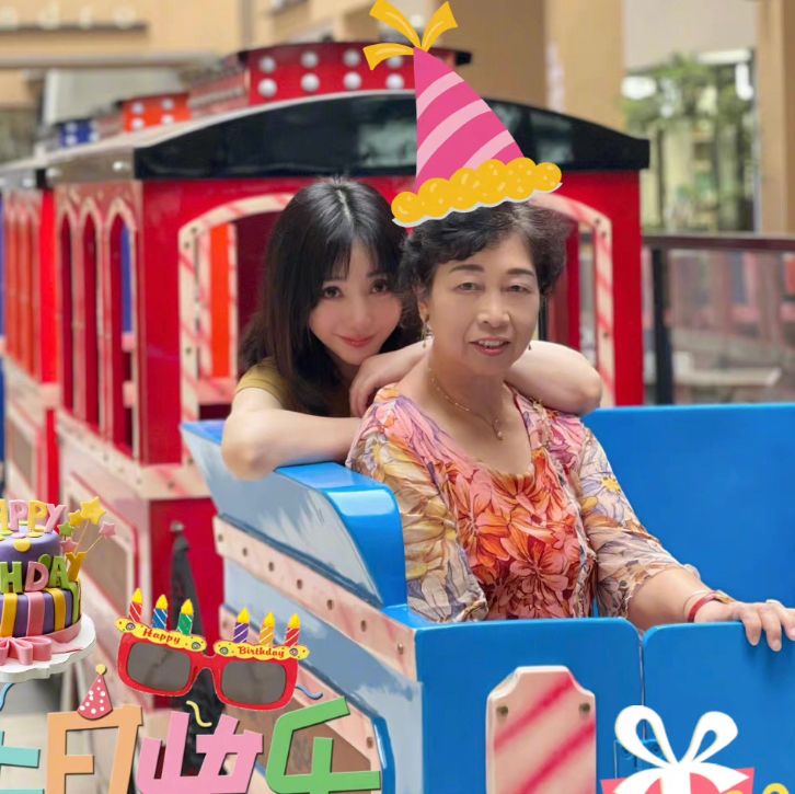 柳岩|40岁柳岩豪宅内秀热舞！扭腰摆臀少女感十足，装修奢华却被嘲老气