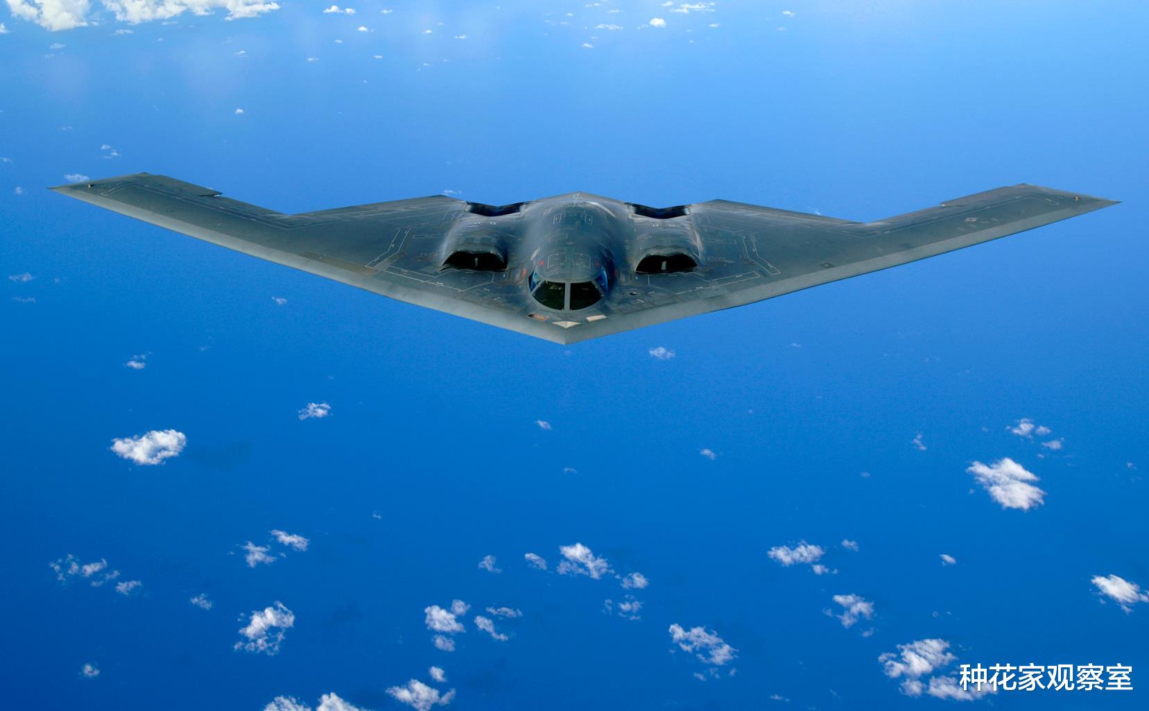 b-2轰炸机|2008年，一架B2轰炸机在关岛坠毁，众多来历不明之人收购残骸