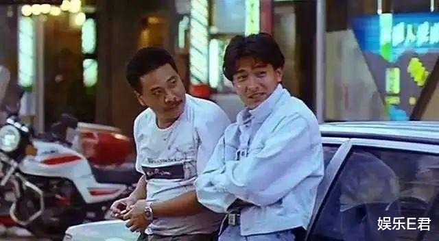 娱乐E君 吴孟达出殡,遗孀子女抵灵堂打点,火化后骨灰将被带回马来西亚