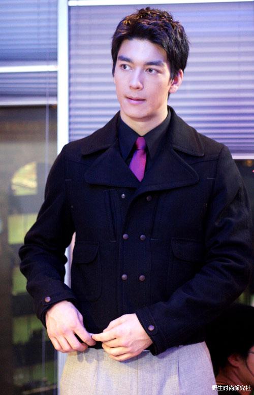 丹尼斯·吴|男二号长成这样，男主角不火也能理解了吧？