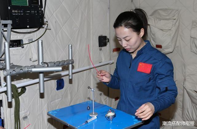 潮流搭配师甜甜 神舟13号女宇航员王亚平,这才是真明星,不仅颜值高,还有气质