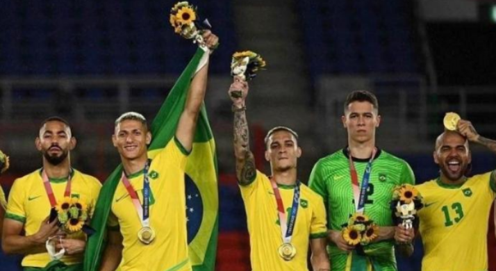 育儿常识大百科|巴西夺冠后,拒绝穿中国品牌服饰,或将面临巨额赔偿!