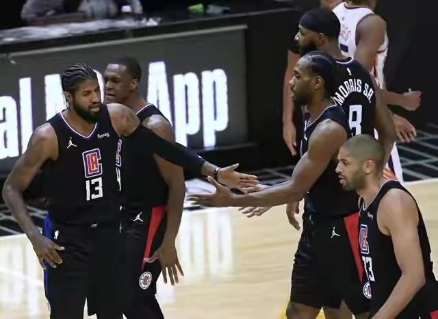 美娜|在湖人時(shí)安分守己，為什么到了快船，隆多就成了刺頭？