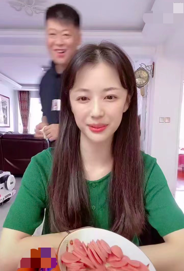 谢永强|谢永强媳妇卖货太拼，自曝患囊肿刚出院，否认宫外孕称暂不要二胎