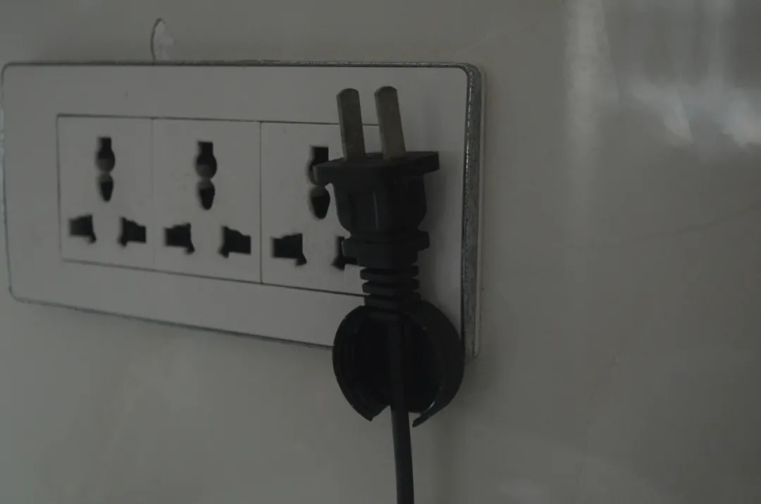 卖废品时，一定记得把塑料瓶盖拧下来，作用拿钱也难买，涨知识了