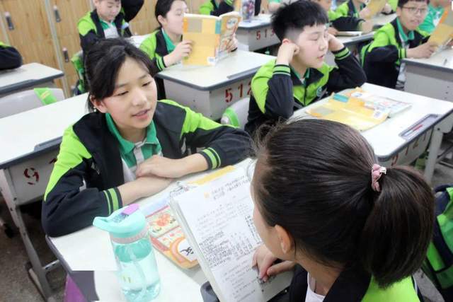 禾禾是个小姑娘|初中家长真的不容易,若想孩子顺利度过初中,狠抓3个陪伴关键点