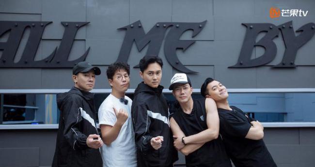 五行阁宝宝名字分享|陈辉艾特30个哥哥,只有张晋等7人回应,尹正晒亲密照片后又删除