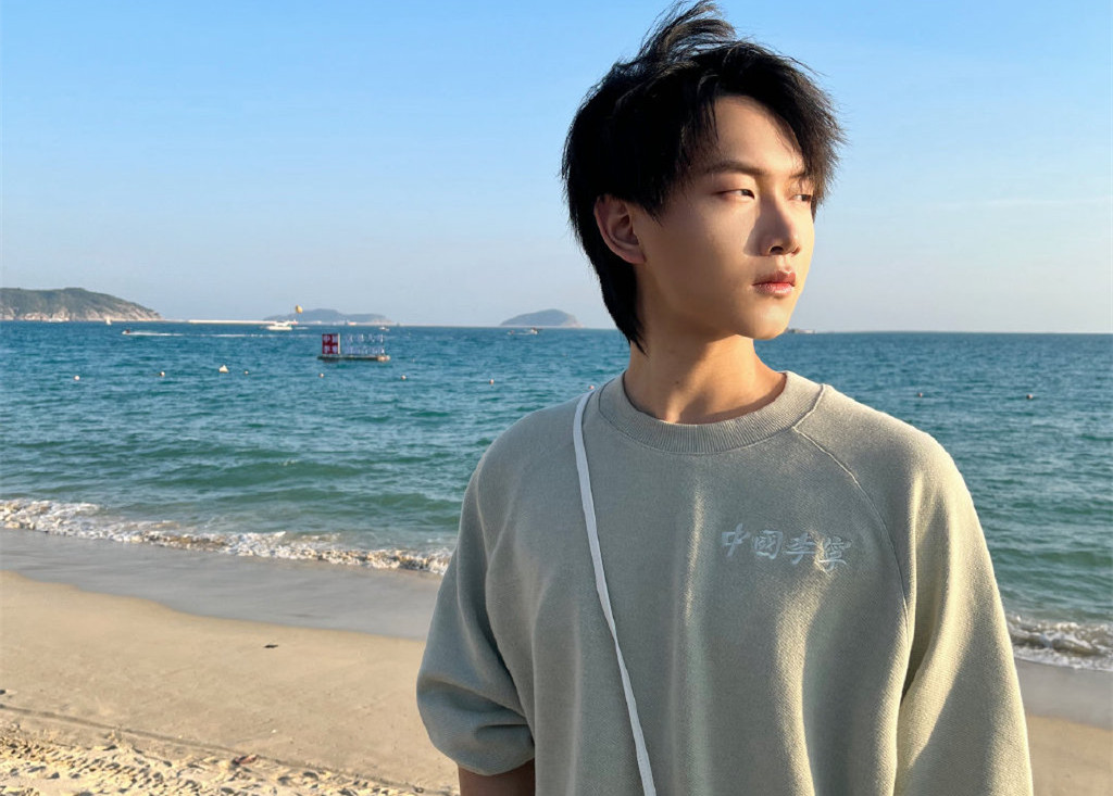 fly|AG超玩会成网红战队,一诺人气超越LOL世界冠军,Fly输得太憋屈了