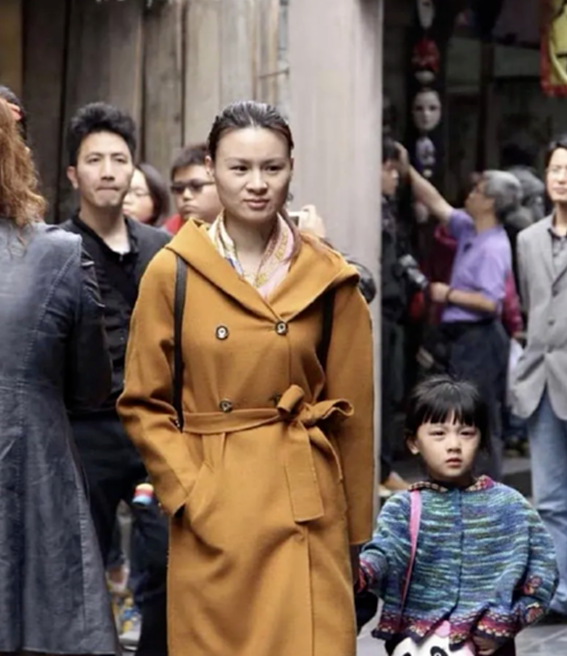 林生斌 保姆纵火案林生斌女儿遗体照被发群里，生前集美貌与才华于一身.