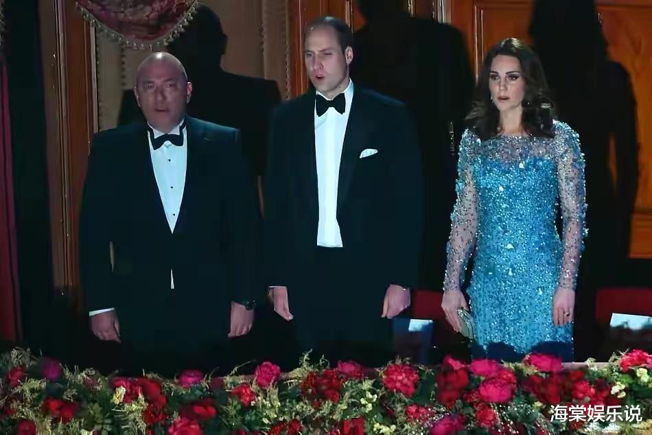 蒋勤勤|梅根11月10日穿红吊带裙走红毯，水桶腰勒得太紧，膀大腰圆太抢镜