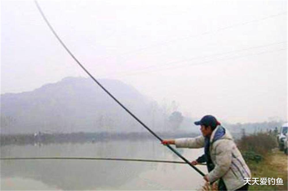 饵料|四季均可钓鲫鱼，其实大板鲫冬季最好钓，因为有这2种无敌钓法！