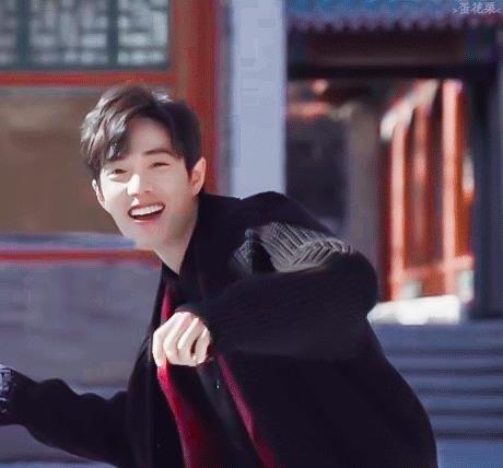 肖战|肖战：此文需要握紧手机，以防砸脸！