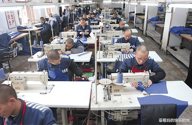 吴亦凡|吴亦凡看守所生活曝光？住14—18人大通铺，加餐有猪蹄吃