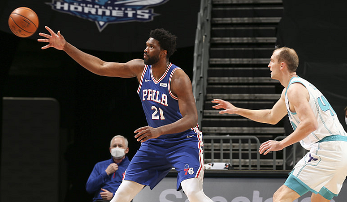 籃網(wǎng)隊|12戰(zhàn)全勝！聯(lián)盟最強(qiáng)首發(fā)五虎誕生，3天后迎來大考：決戰(zhàn)籃網(wǎng)