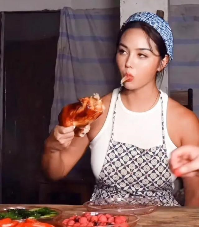 |一年时间吸粉近250万！网红胡闹闹究竟是一种什么样的存在？