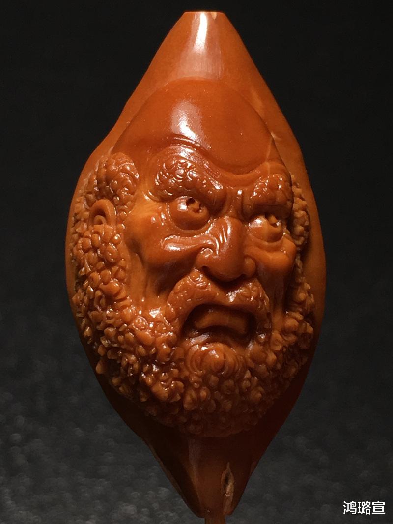 橄榄核|橄榄核雕刻上的小眼儿影响盘玩么?这件事儿说大也大,说小也小!