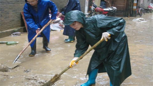 Boss爆史 一場大雨過后，甘肅小伙帶人清淤泥，意外挖出兩個“世界第一”