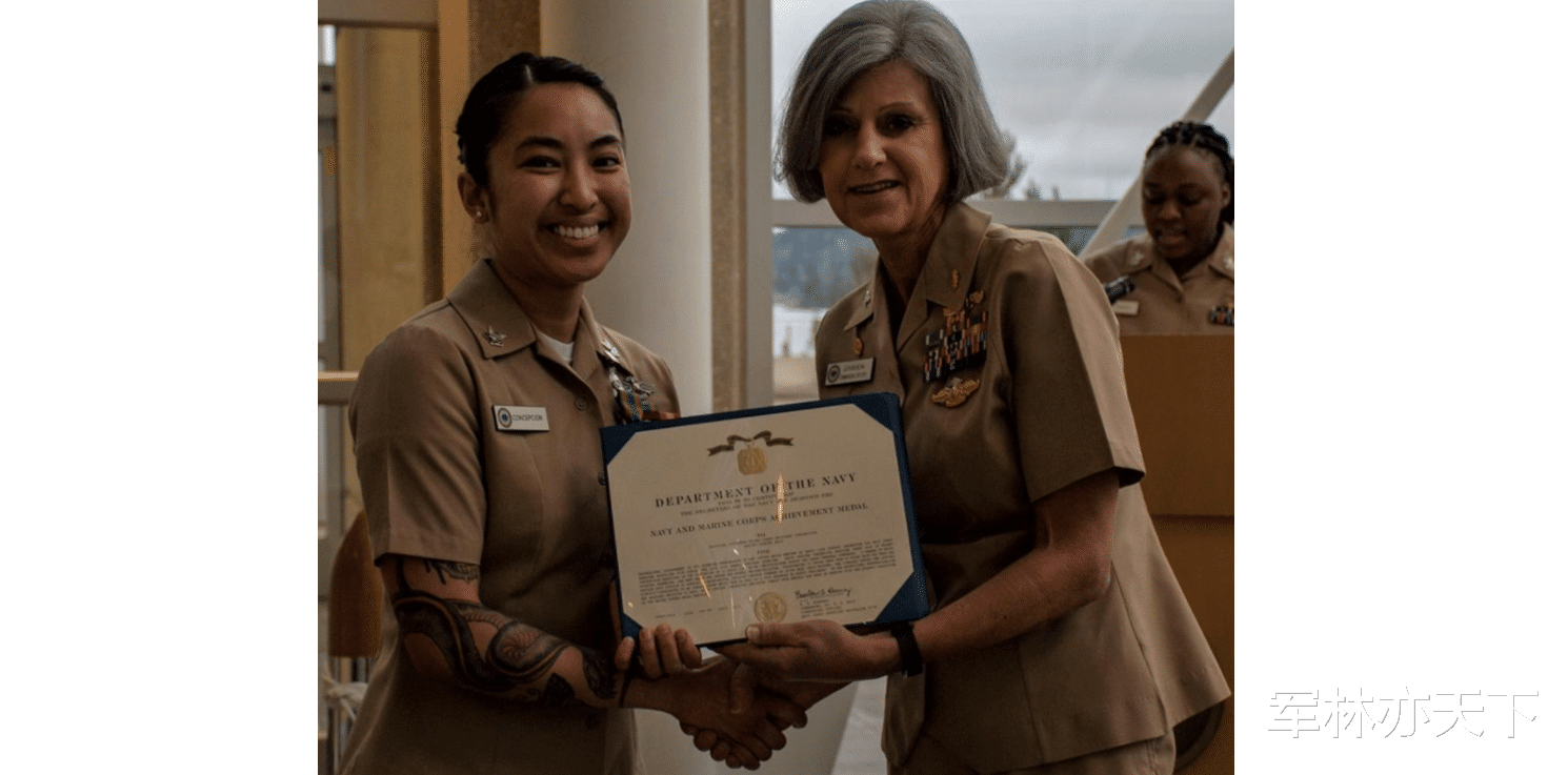 海军陆战队|美军允许混穿军装，海军官兵在陆战队上班，条令就有明确规定