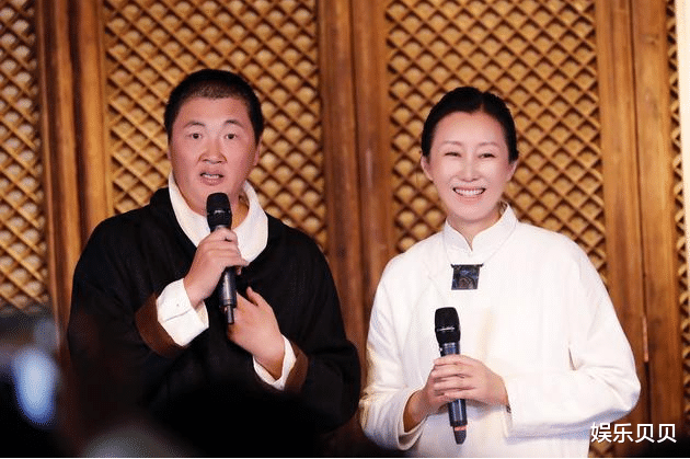 孙楠|52岁孙楠减肥成功!西服配围巾献唱元宵晚会瘦脱相,气质都变了