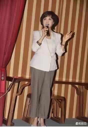 最炫前沿 68岁的朱琳还是那么迷人，穿职业装还不失美感，真正意义上的美人