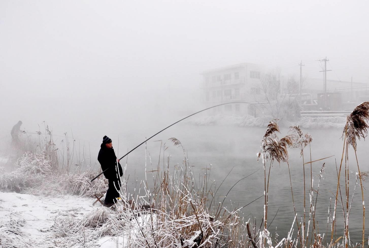 |一起钓过几次鱼的钓友，请我去给他妈祝寿，最少1000块到底值不值