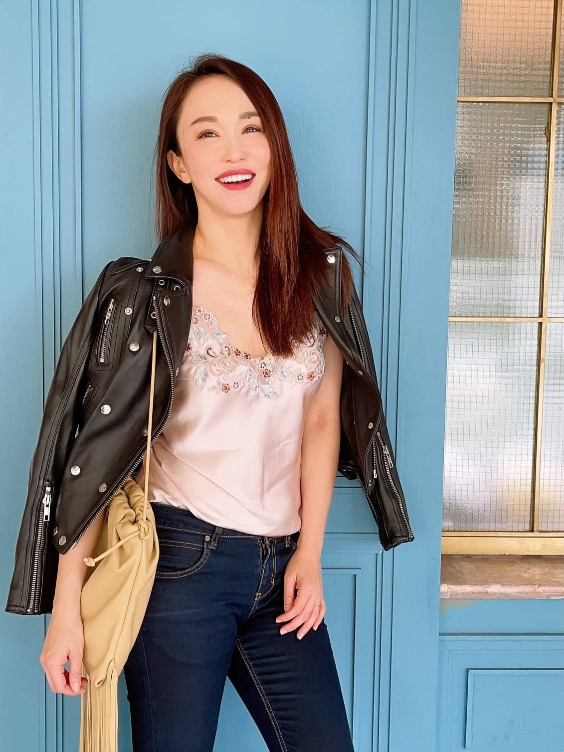 哚乐Like时尚|“新加坡第一美女”范文芳,亮钻吊带裙美艳亮相,身材比例太出众