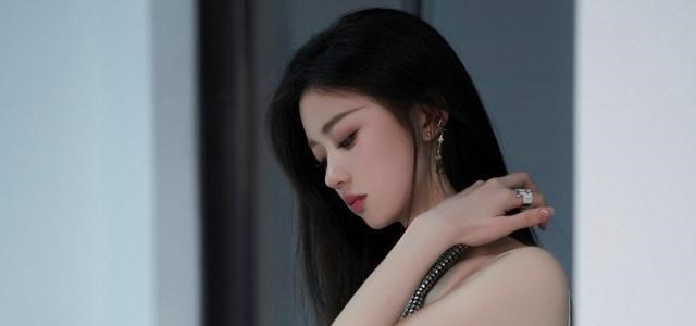 单依纯|单依纯不缺音综、晚会，但缺一首让大家满意的新歌，而今它要来了