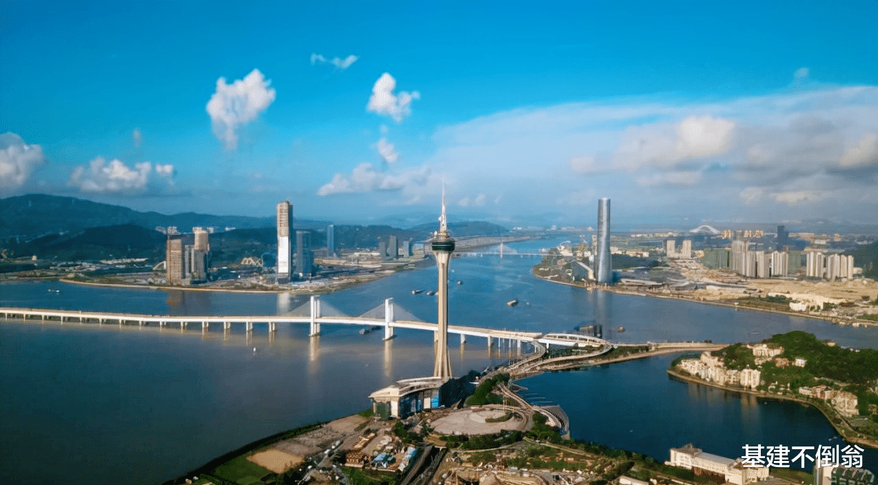 中微子|挖一个巨型的深坑，中国在大湾区挖地700米，建设物理研究实验室