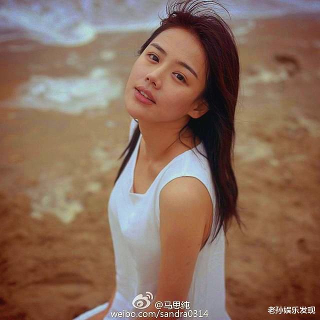 马思纯|马思纯发自拍照,她那双若有所思的眼神让人伤感