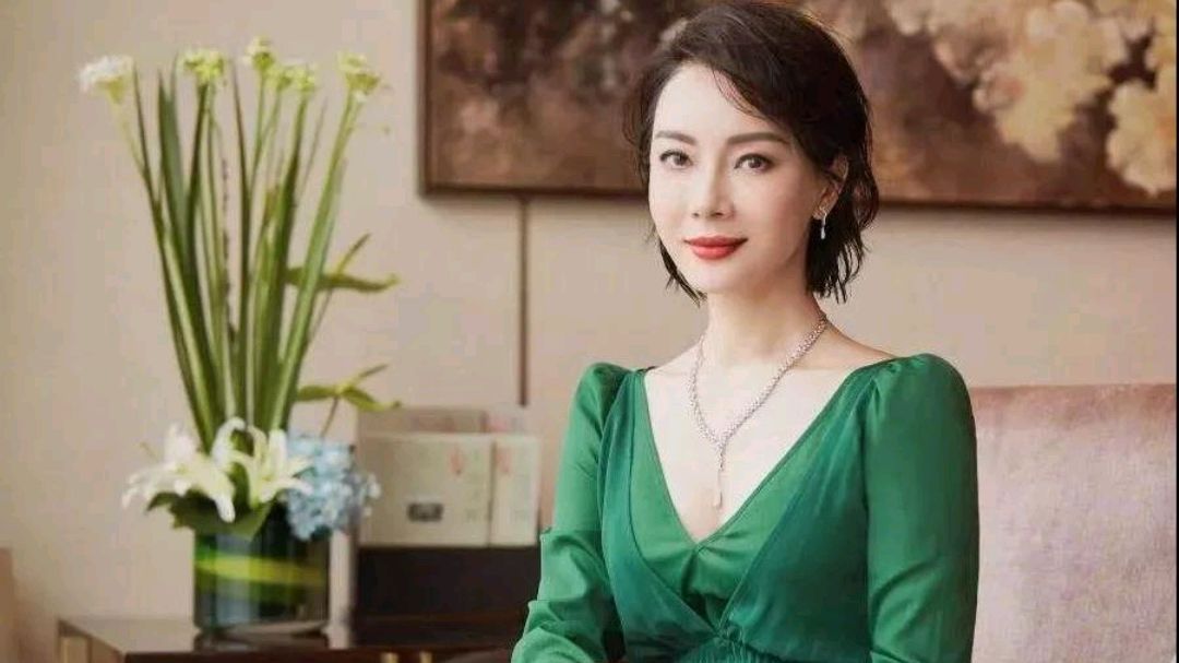 空气刘海 “老得慢”的女人，生活中多有8个好习惯，占到一半，该偷着乐了