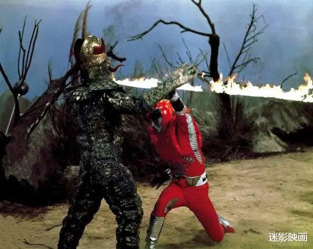 吴孟达|46年前的港版奥特曼，华语首部超级英雄片，剧情奇葩雷人却烂成神作！