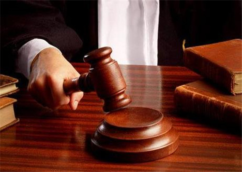 北京大爷不堪邻居辱骂猝死,家属索赔160万,法院判决还社会公道
