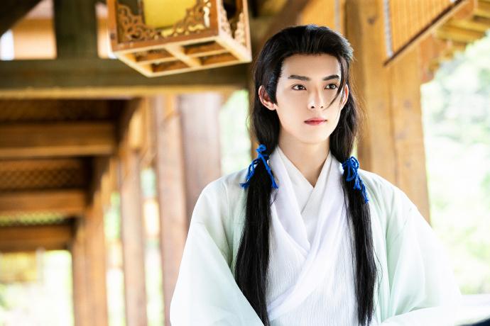 赵本山|《陈情令》薛洋撞脸《遇龙》龙王，上演臭屁男五师兄
