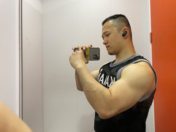 健身圈一哥|江映蓉新歌编舞老师，健身练就一身肉壮，身材柔软到能劈叉！